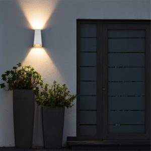 kelvo® FLUX KLV- Μοντέρνο Φωτιστικό Τοίχου - Απλίκα LED 6W 750lm 30° AC 220-240V Αδιάβροχο IP65 Θερμό Λευκό 2700K - Bridgelux COB Chip & TÜV SÜD Driver - Λευκό Ματ - Μ5 x Π8.5 x Υ17cm